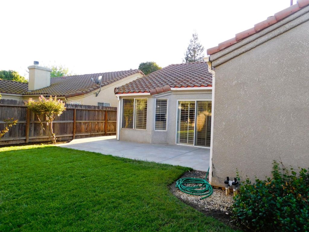 Image 11 of property listing at 7466 N Hayston Avenue W, Fresno, CA 93720