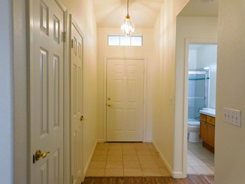 Image 2 of property listing at 7466 N Hayston Avenue W, Fresno, CA 93720