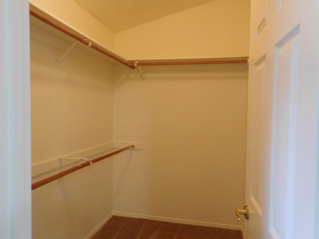 Image 8 of property listing at 7466 N Hayston Avenue W, Fresno, CA 93720