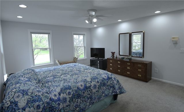 38 Farm Field Lane, Pittsford, NY 14534