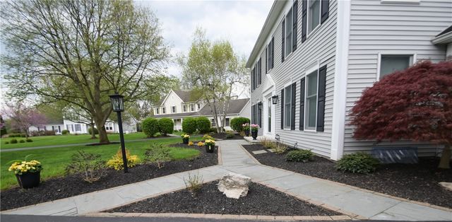 38 Farm Field Lane, Pittsford, NY 14534