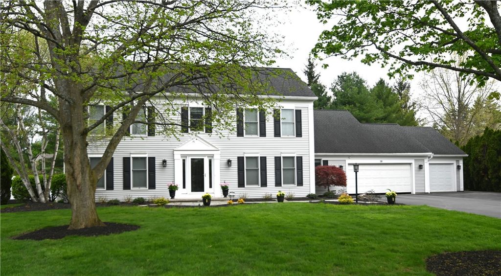 38 Farm Field Lane, Pittsford, NY 14534