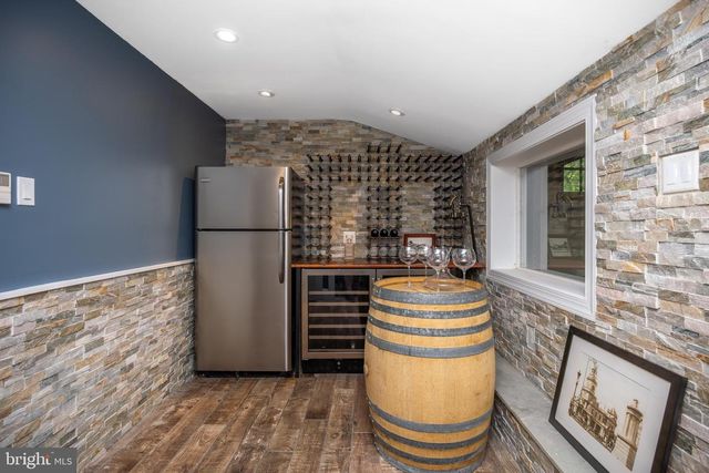 107 E MILL RD, Flourtown, PA 19031