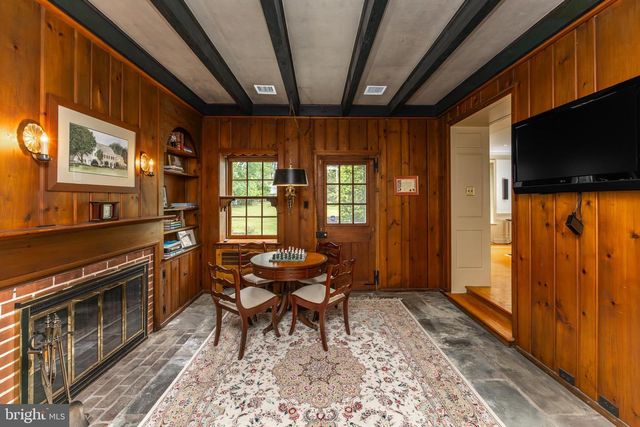 107 E MILL RD, Flourtown, PA 19031