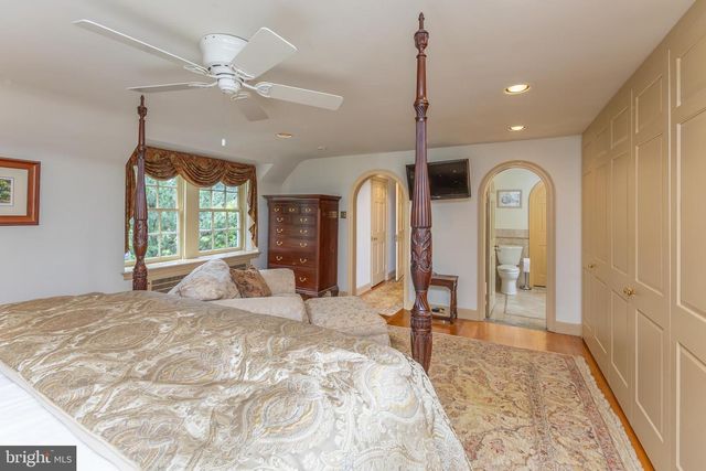 107 E MILL RD, Flourtown, PA 19031