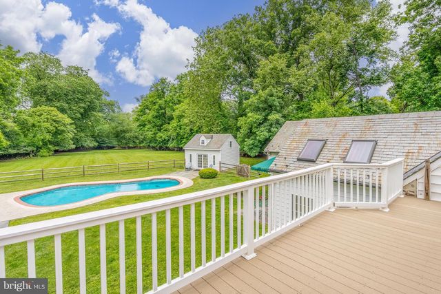 107 E MILL RD, Flourtown, PA 19031