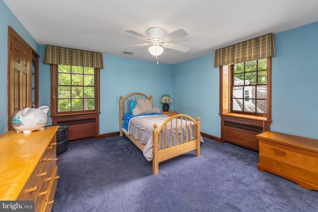 107 E MILL RD, Flourtown, PA 19031