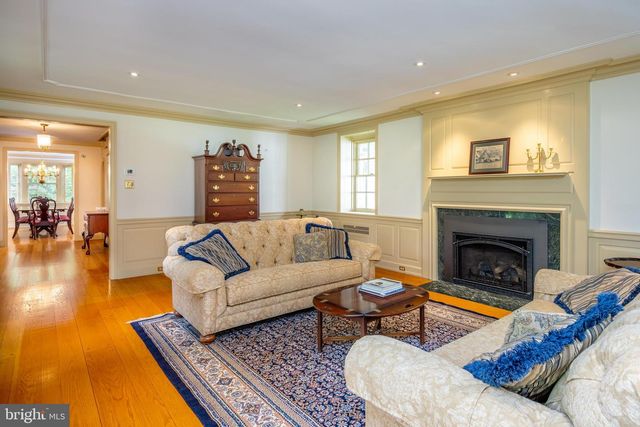 107 E MILL RD, Flourtown, PA 19031