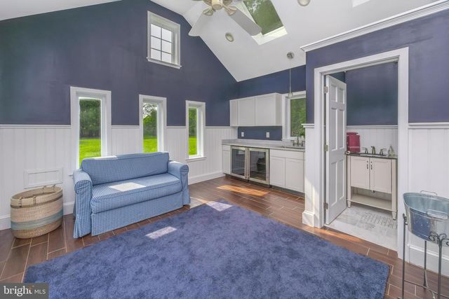 107 E MILL RD, Flourtown, PA 19031