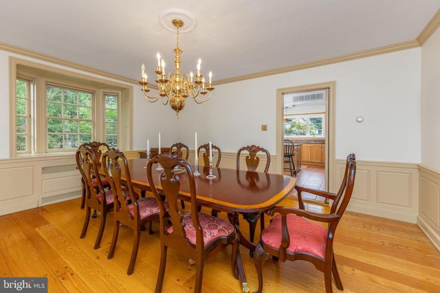 107 E MILL RD, Flourtown, PA 19031