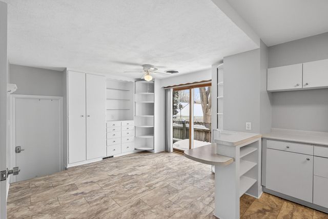 317 Snelling Avenue S, Saint Paul, MN 55105