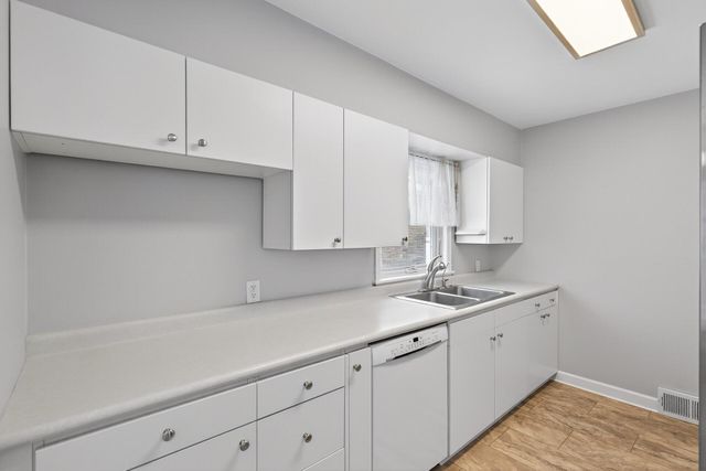 317 Snelling Avenue S, Saint Paul, MN 55105