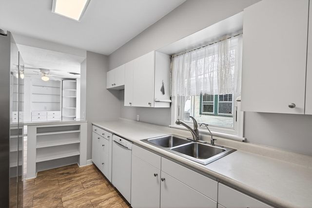 317 Snelling Avenue S, Saint Paul, MN 55105