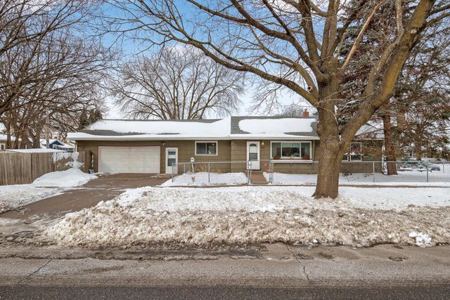 317 Snelling Avenue S, Saint Paul, MN 55105