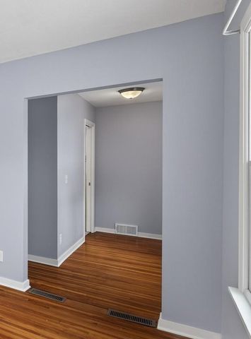 317 Snelling Avenue S, Saint Paul, MN 55105