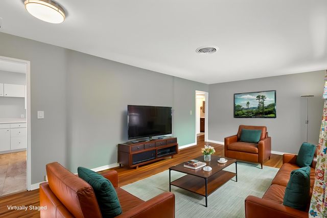 317 Snelling Avenue S, Saint Paul, MN 55105