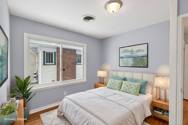 317 Snelling Avenue S, Saint Paul, MN 55105