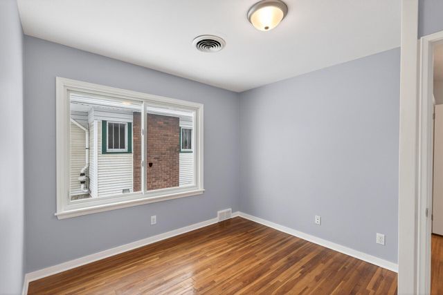 317 Snelling Avenue S, Saint Paul, MN 55105