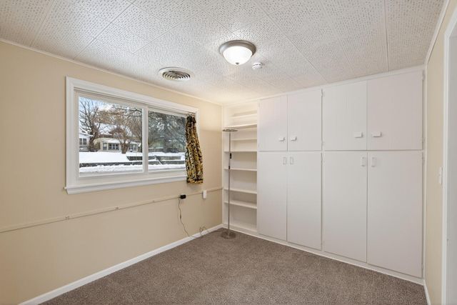 317 Snelling Avenue S, Saint Paul, MN 55105