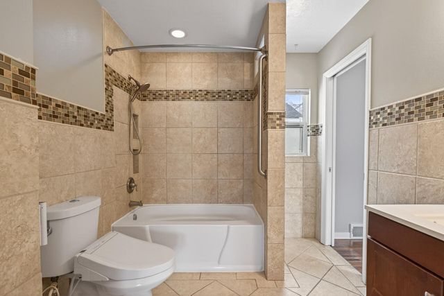 317 Snelling Avenue S, Saint Paul, MN 55105