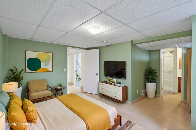 317 Snelling Avenue S, Saint Paul, MN 55105