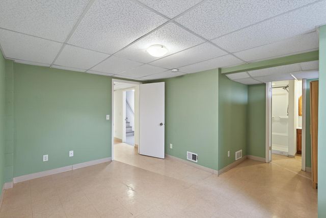 317 Snelling Avenue S, Saint Paul, MN 55105