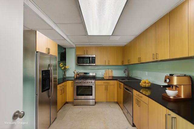 317 Snelling Avenue S, Saint Paul, MN 55105