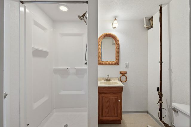 317 Snelling Avenue S, Saint Paul, MN 55105