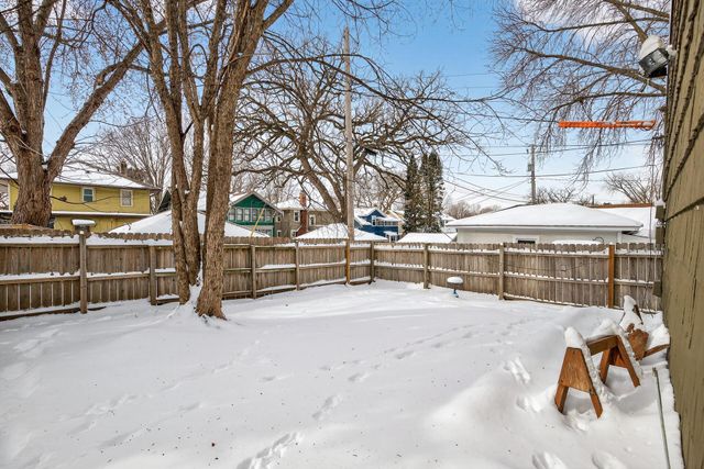 317 Snelling Avenue S, Saint Paul, MN 55105