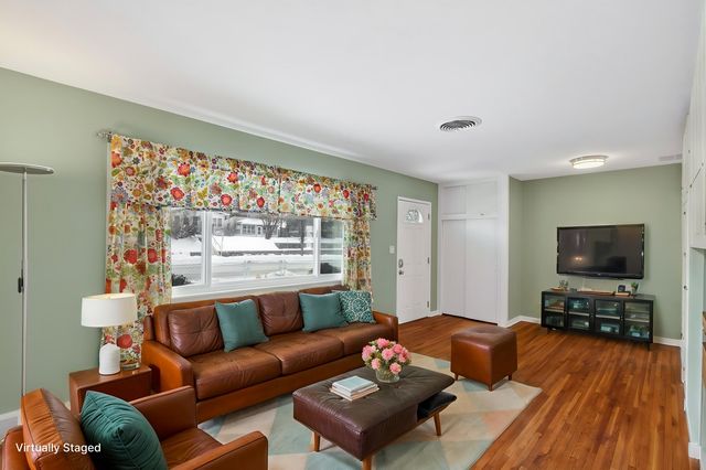 317 Snelling Avenue S, Saint Paul, MN 55105