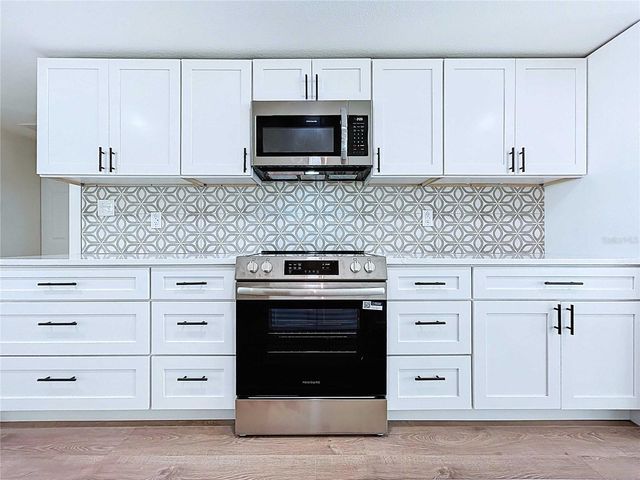 5040 GLENN DRIVE, New Port Richey, FL 34652