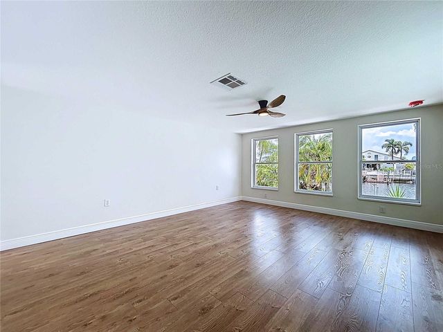 5040 GLENN DRIVE, New Port Richey, FL 34652