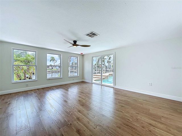 5040 GLENN DRIVE, New Port Richey, FL 34652