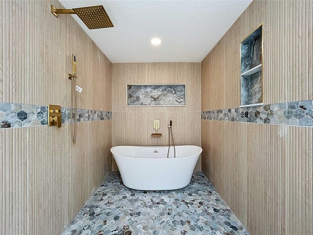 5040 GLENN DRIVE, New Port Richey, FL 34652