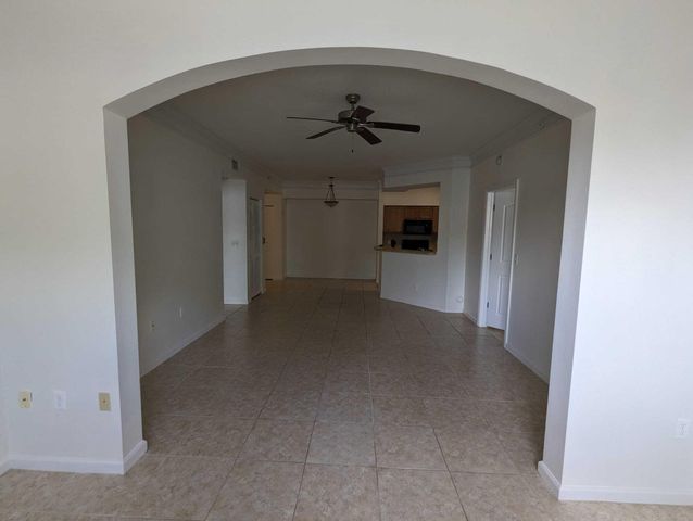 9857 Baywinds Drive 9103, West Palm Beach, FL 33411