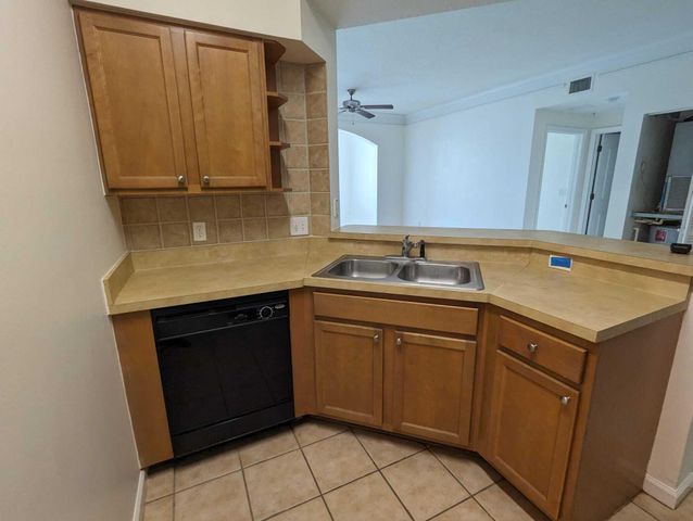 9857 Baywinds Drive 9103, West Palm Beach, FL 33411