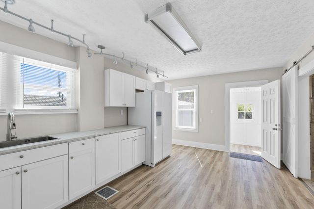 320 E Xenia Drive 320 E Xenia Drive, Fairborn, OH 45324