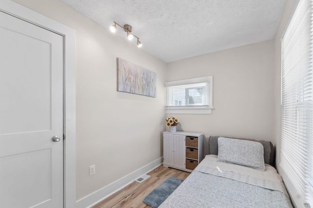 320 E Xenia Drive 320 E Xenia Drive, Fairborn, OH 45324