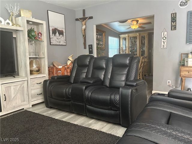 3601 Chevy Chase Avenue, Las Vegas, NV 89110