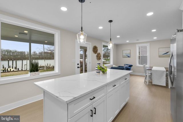 10 KINGSTON PARK, Middle River, MD 21220