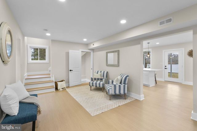 10 KINGSTON PARK, Middle River, MD 21220