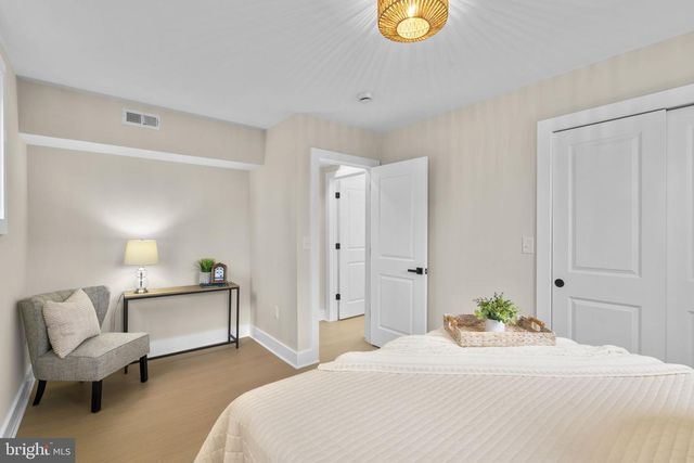 10 KINGSTON PARK, Middle River, MD 21220