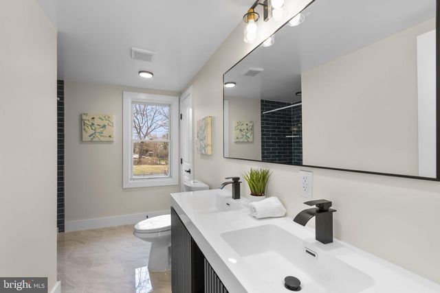 10 KINGSTON PARK, Middle River, MD 21220