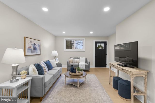 10 KINGSTON PARK, Middle River, MD 21220