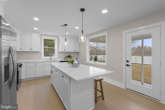 10 KINGSTON PARK, Middle River, MD 21220