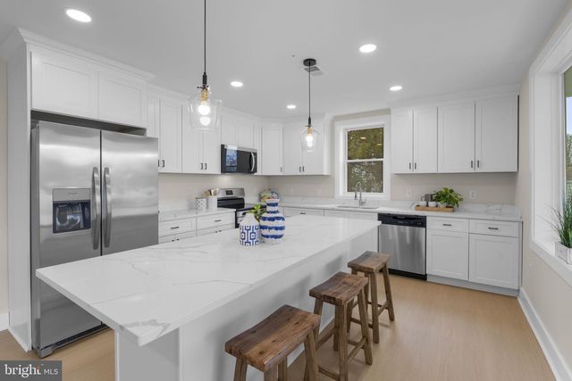 10 KINGSTON PARK, Middle River, MD 21220