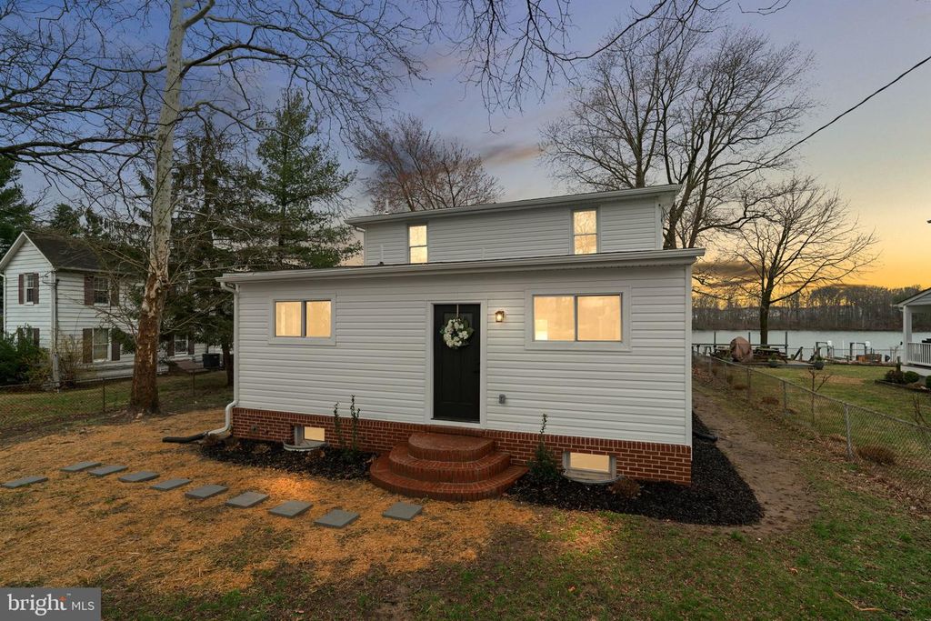 10 KINGSTON PARK, Middle River, MD 21220