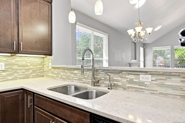 419 Pease Holw, San Antonio, TX 78258