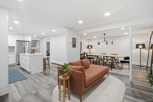 1A Gerald Lane, Hampton Bays, NY 11946