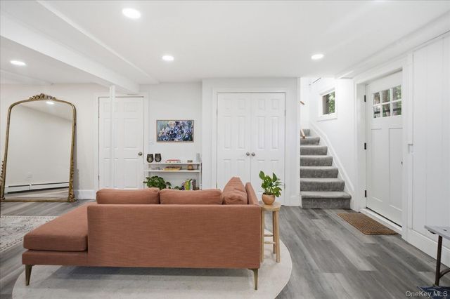 1A Gerald Lane, Hampton Bays, NY 11946